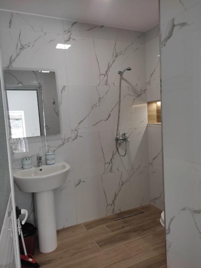 Aila Apartment Sarandë Eksteriør billede