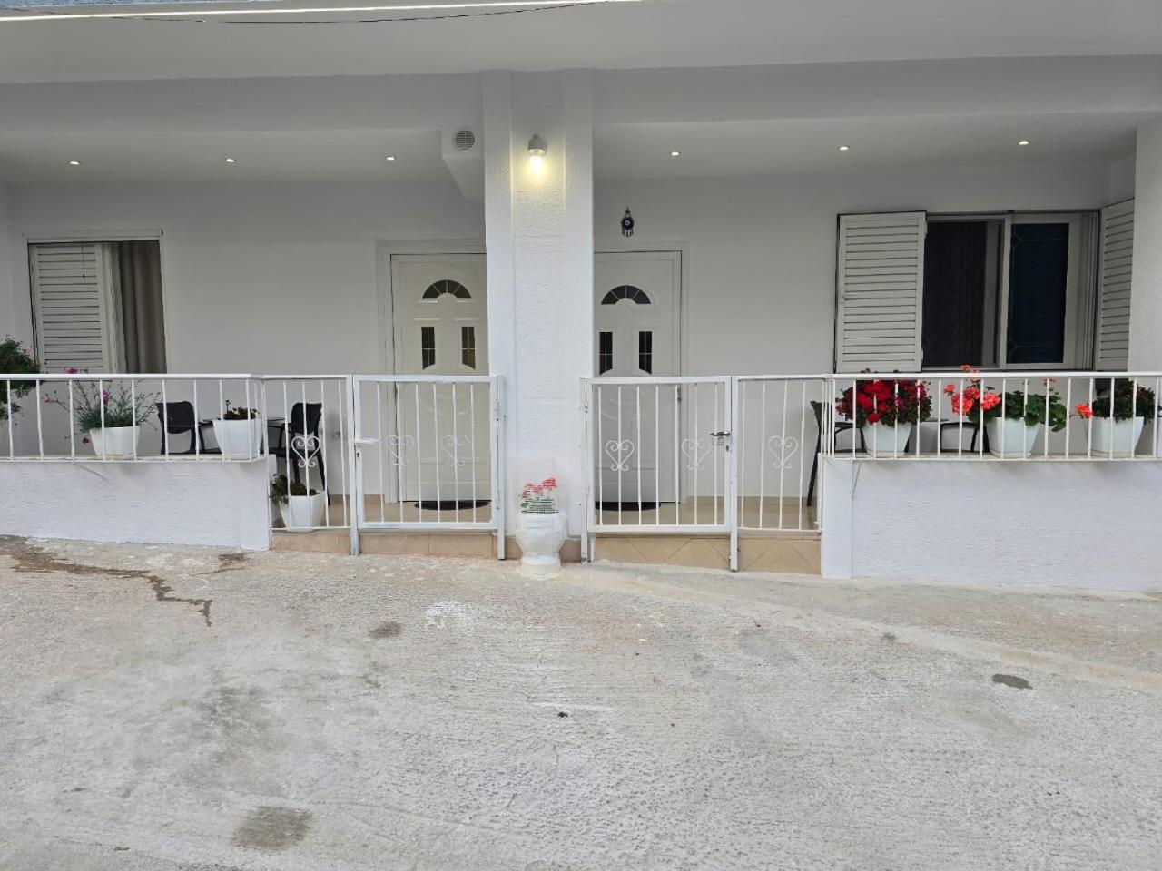 Aila Apartment Sarandë Eksteriør billede