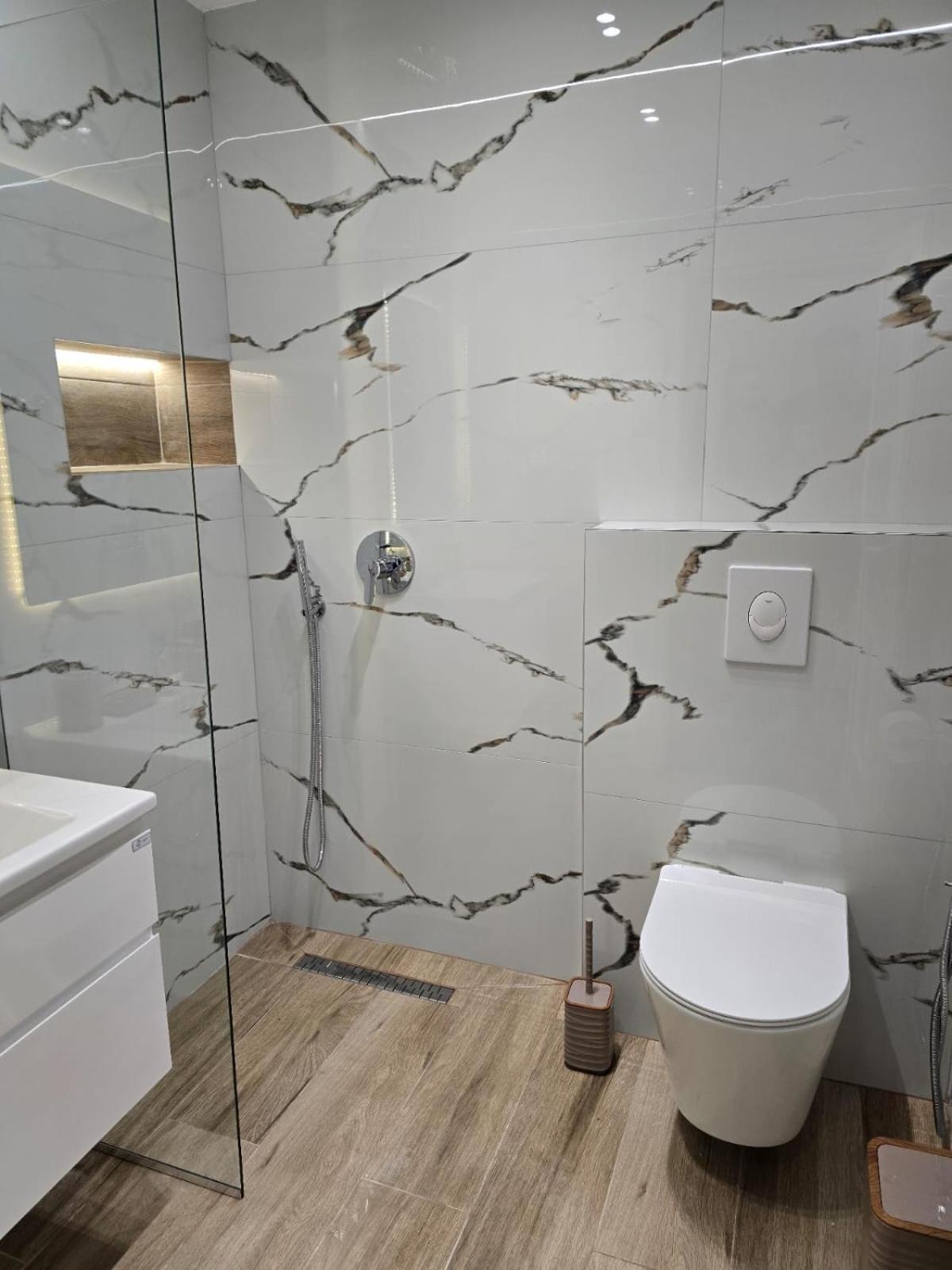 Aila Apartment Sarandë Eksteriør billede
