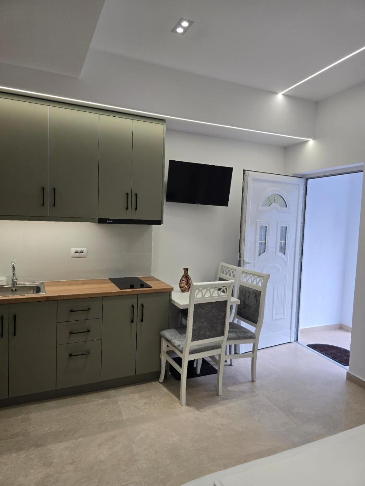 Aila Apartment Sarandë Eksteriør billede